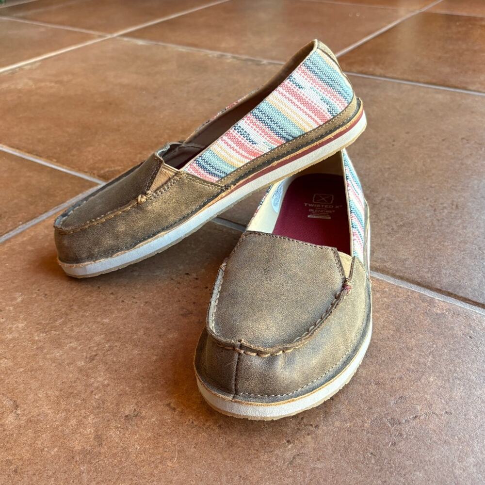 Twisted X Womens "Bomber and Pink" Leather and Serape Weave Slip On Loafers sz 9